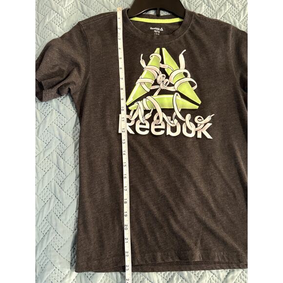 REEBOK YOUTH GRAY AND GREEN SHORT SLEEVE CREW NECK T-SHIRT SIZE LARGE 10-12 - Picture 7 of 7